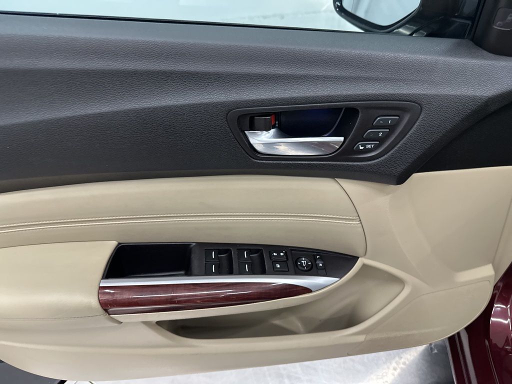 2016 Acura TLX Technology photo 11