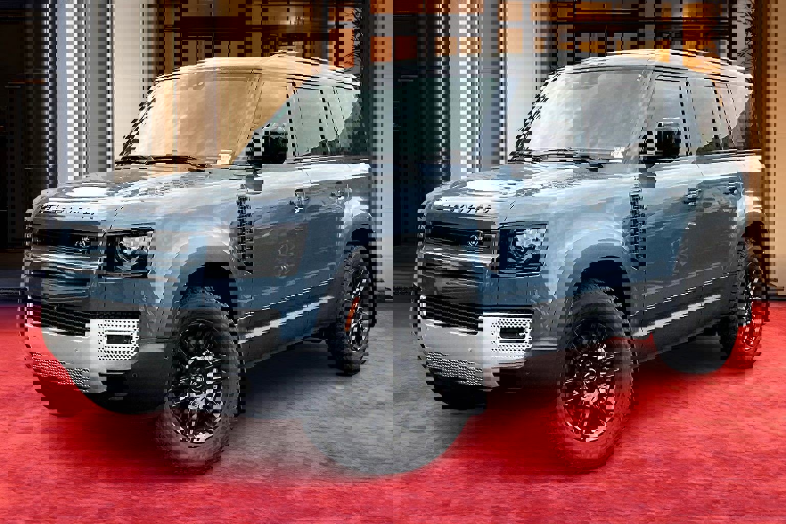 2025 Land Rover Defender S's photo