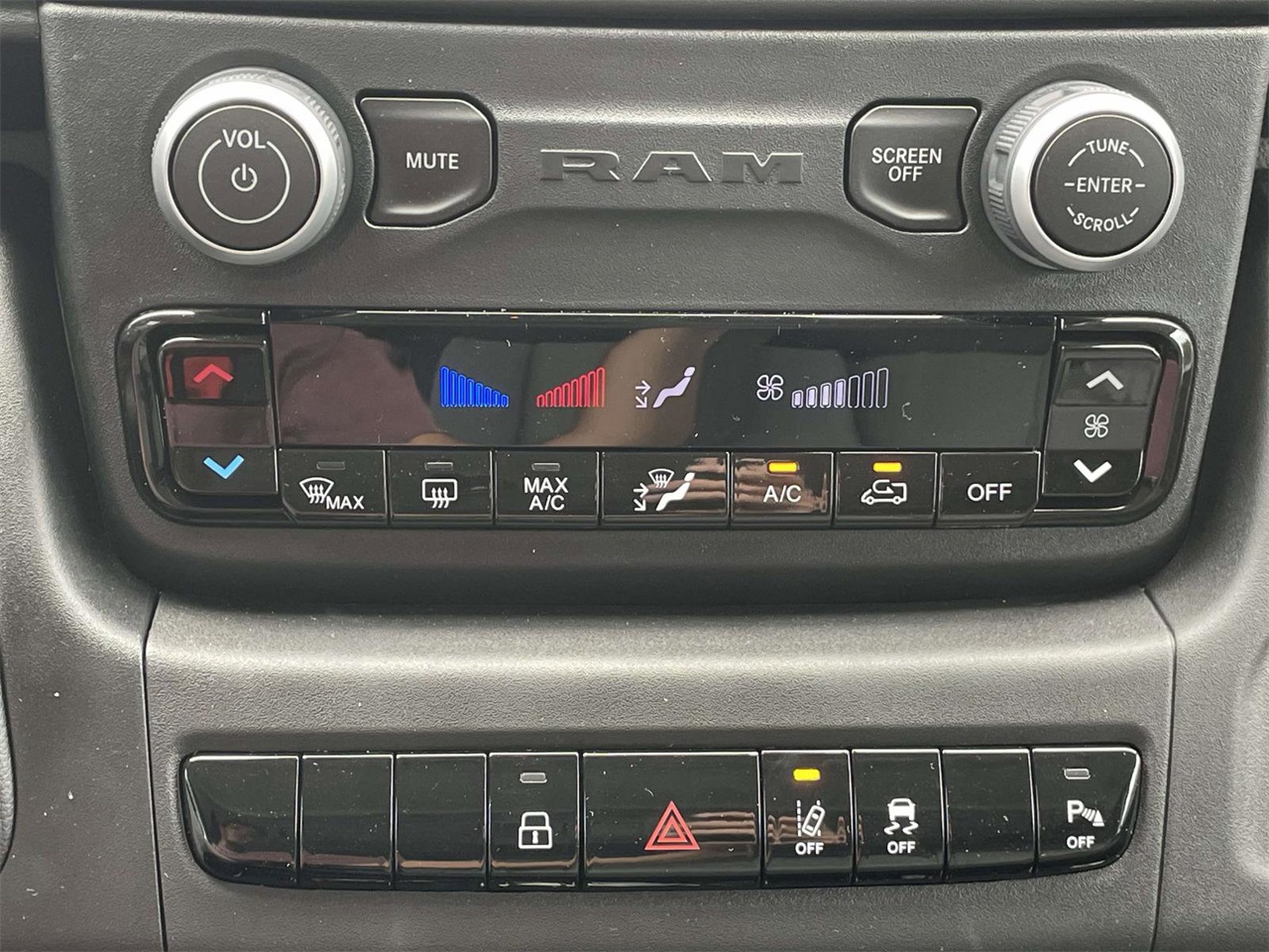 2024 Ram ProMaster 1500 photo 17