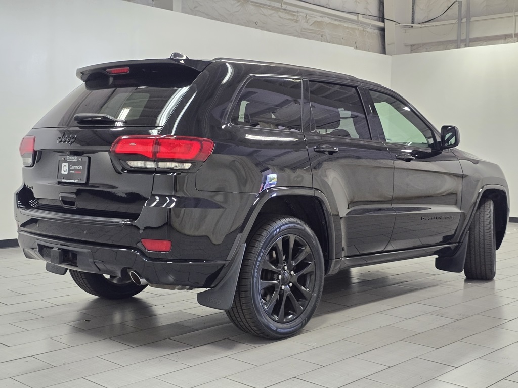2018 Jeep Grand Cherokee Altitude photo 12