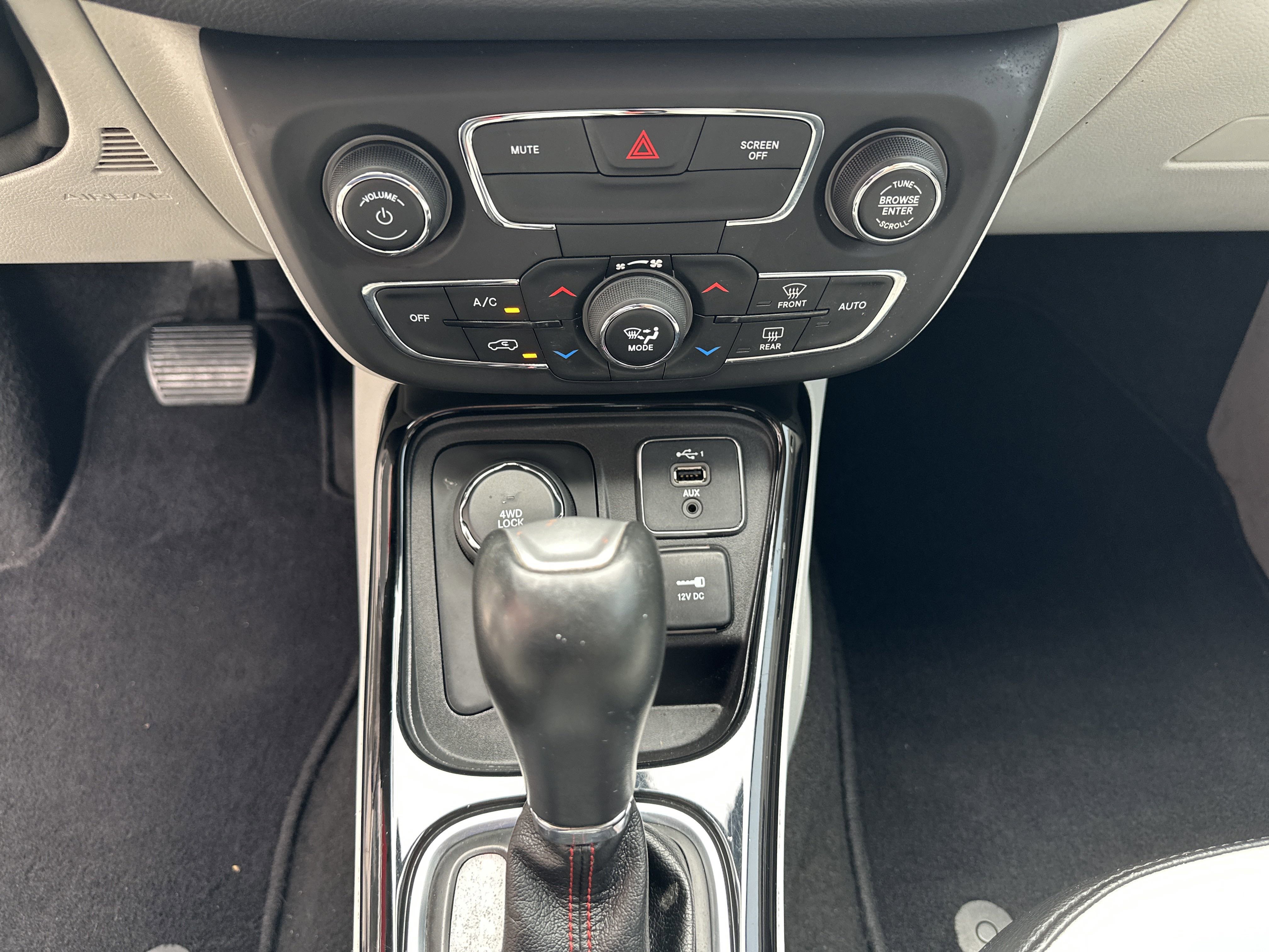 2020 Jeep Compass Limited photo 9