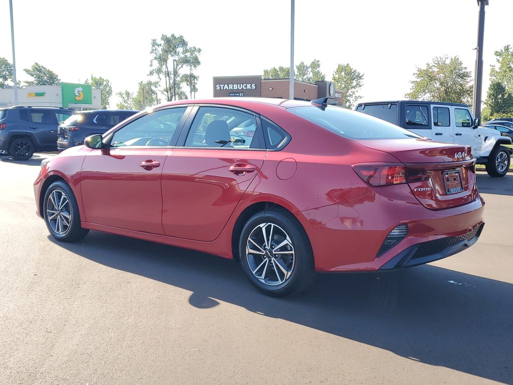 2023 Kia Forte LXS photo 3