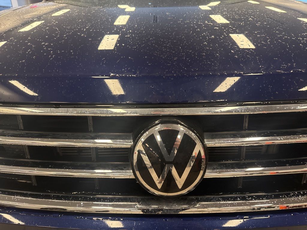 2022 Volkswagen Tiguan SE photo 3