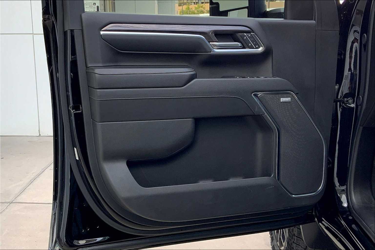 2024 Chevrolet Silverado 2500HD LTZ photo 20
