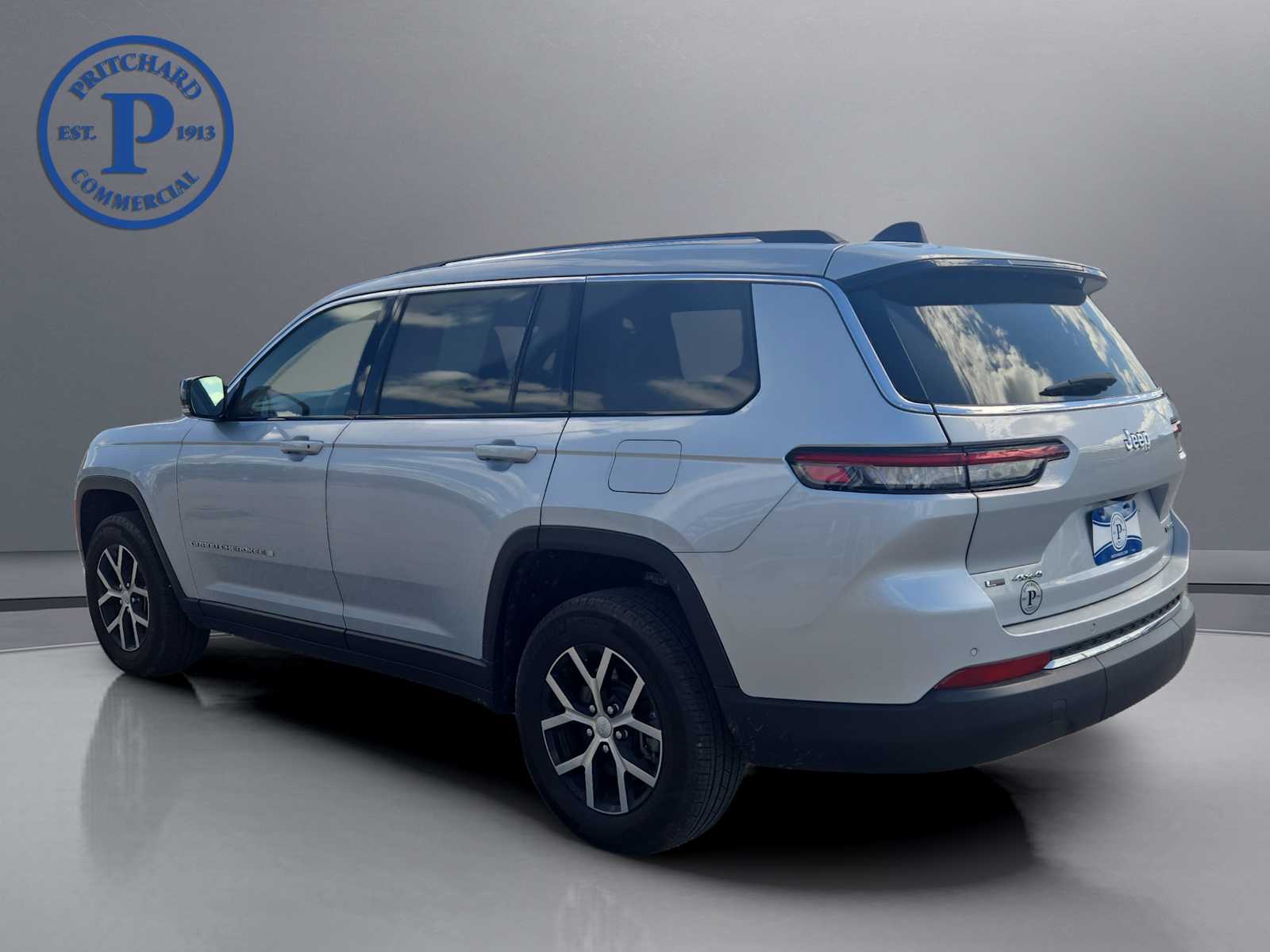 2023 Jeep Grand Cherokee Limited photo 3