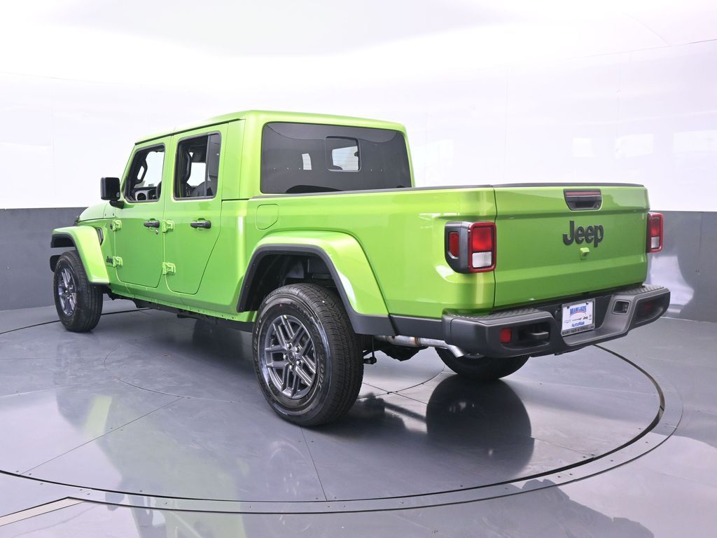 2025 Jeep Gladiator Sport S photo 4