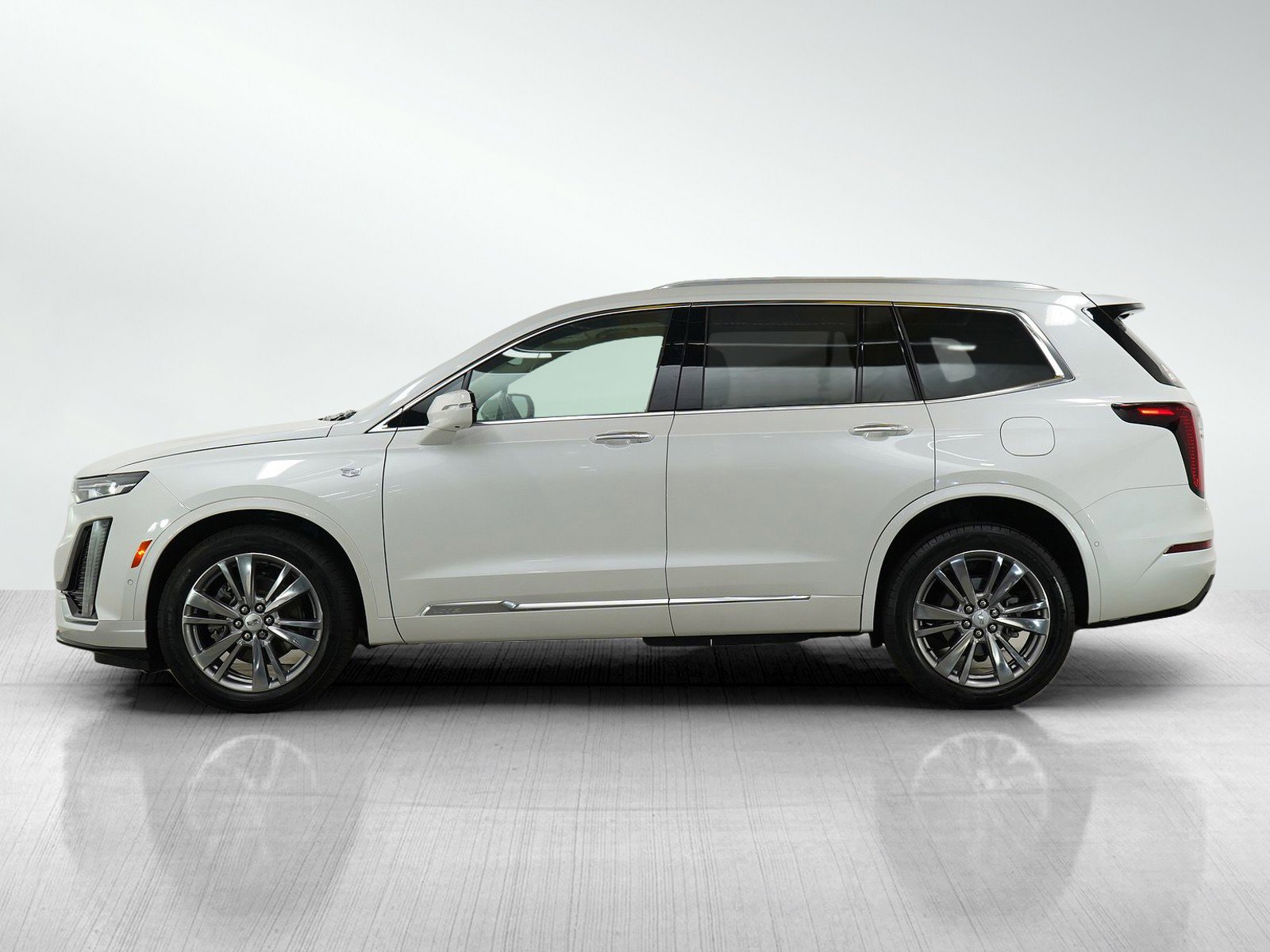 Used 2023 Cadillac XT6 Premium Luxury with VIN 1GYKPDRS0PZ100776 for sale in Hopkins, Minnesota