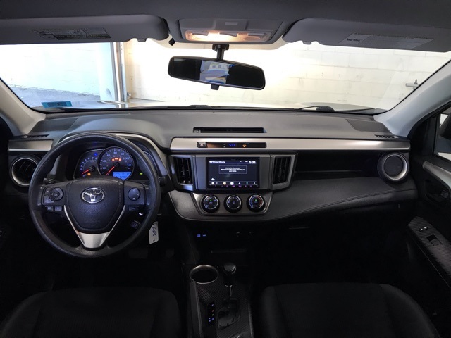 2015 Toyota RAV4 LE photo 14