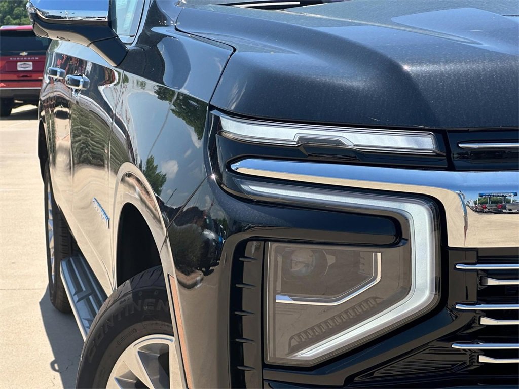 2025 Chevrolet Suburban Premier photo 4