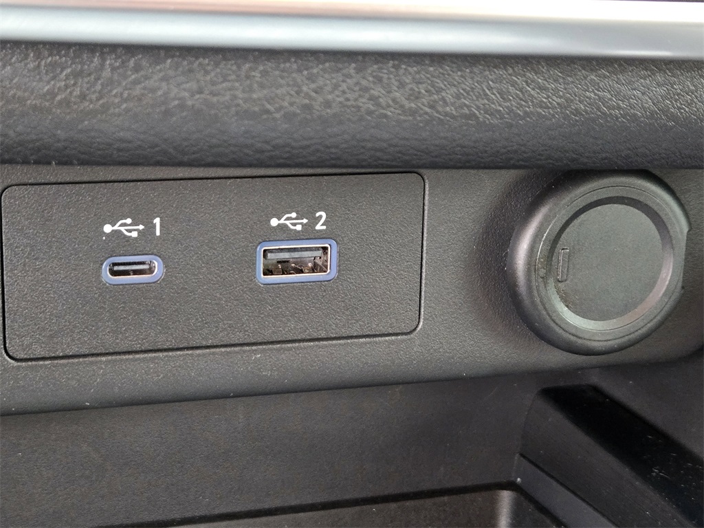 2021 Nissan Rogue SV photo 21