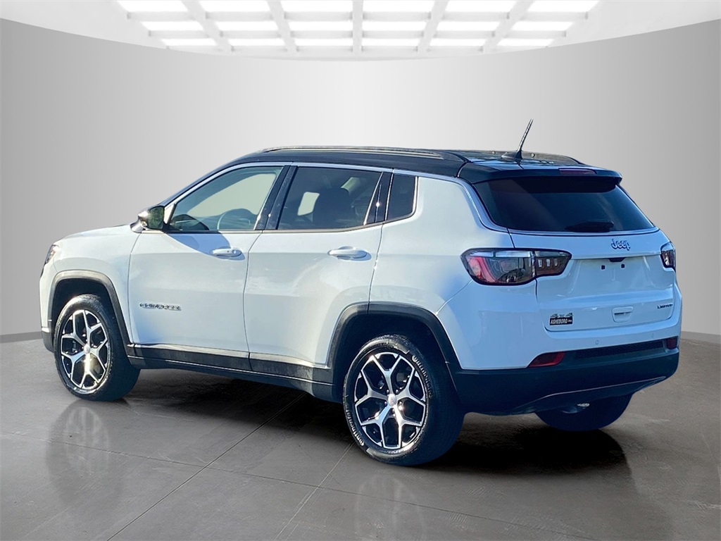 2024 Jeep Compass Limited photo 3