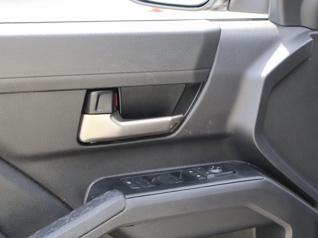 2025 Toyota Tacoma TRD Off-Road photo 18