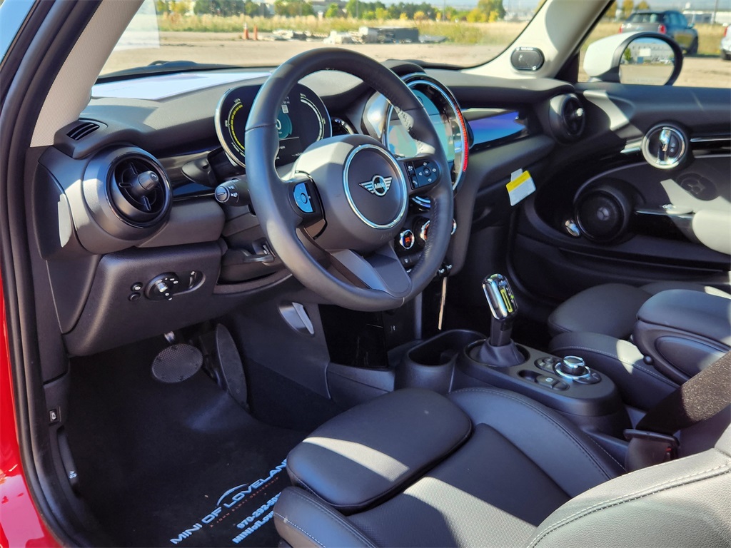 2024 Mini Cooper 2 Door Hardtop SE photo 8
