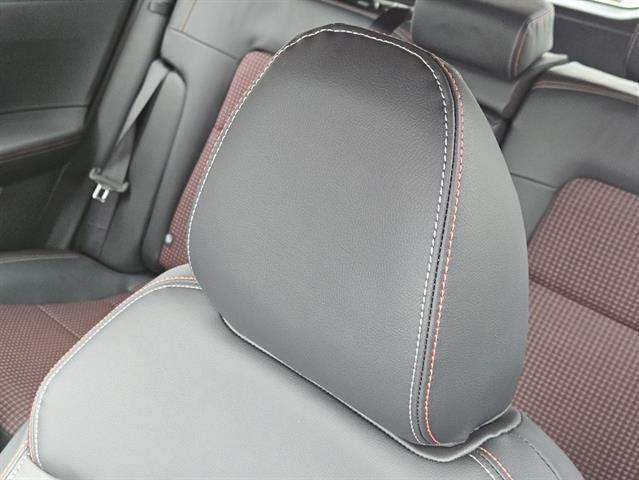 2025 Nissan Kicks SR photo 11