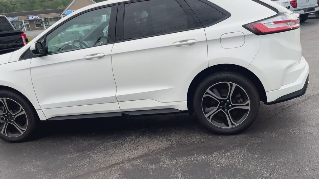 2021 Ford Edge ST photo 8