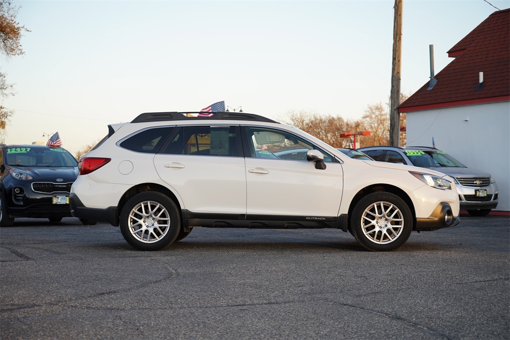 2018 Subaru Outback 2.5i photo 2