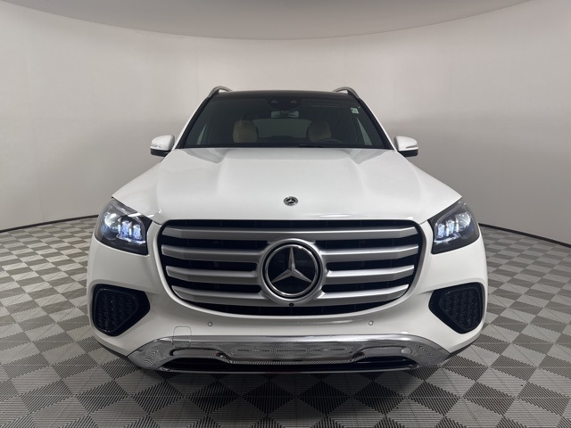 2026 Mercedes Benz GLS 450 4MATIC photo 2