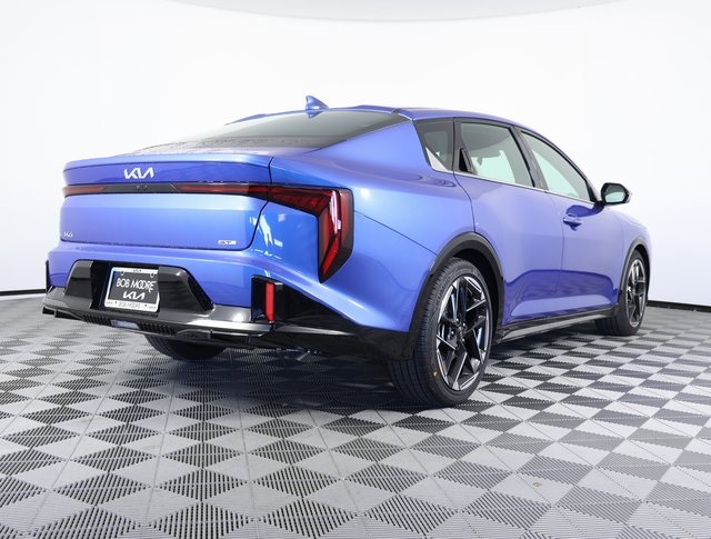 2025 Kia K4 GT-Line photo 4
