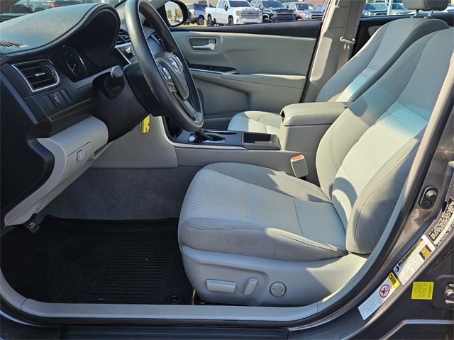 2017 Toyota Camry LE photo 10
