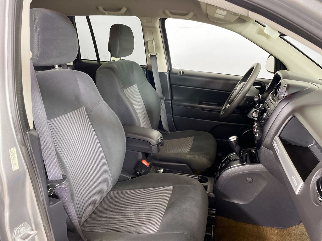 2016 Jeep Compass Sport photo 23