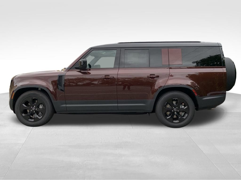 2025 Land Rover Defender 130 S photo 4