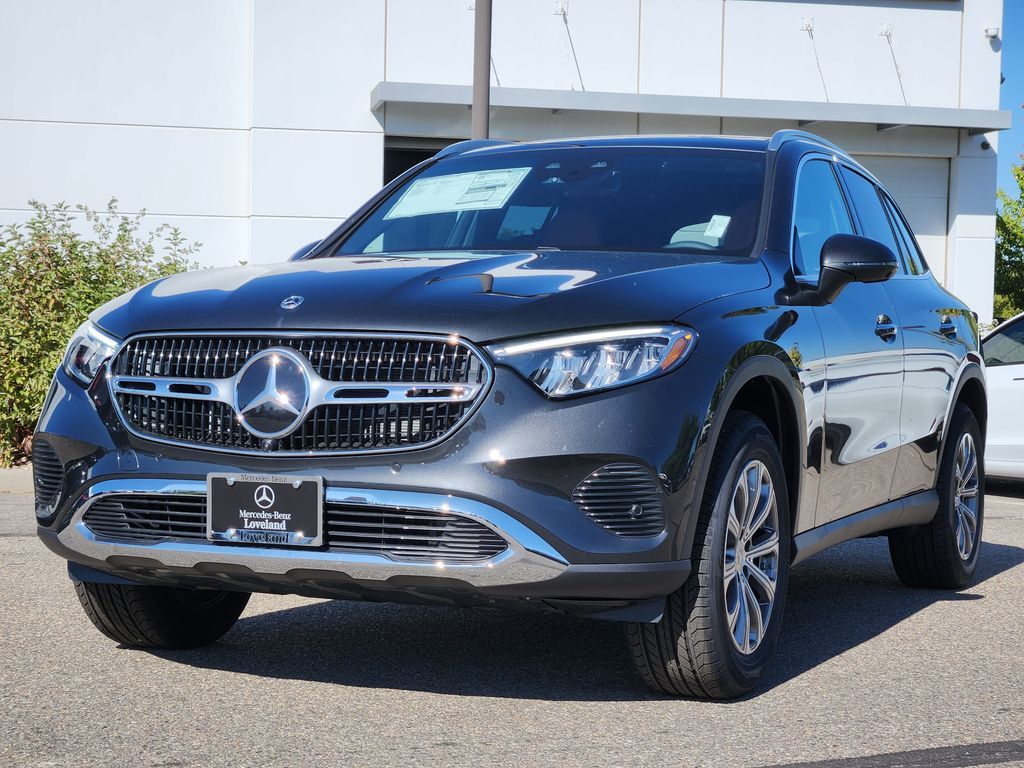 2026 Mercedes Benz GLC 300 4MATIC photo 4