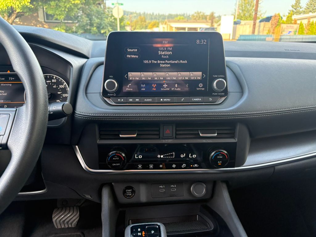 2024 Nissan Rogue SV photo 18