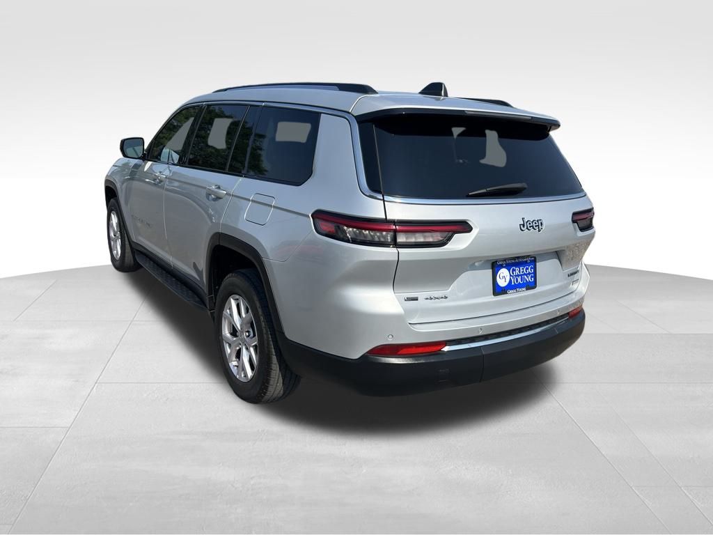 2021 Jeep Grand Cherokee Limited photo 2