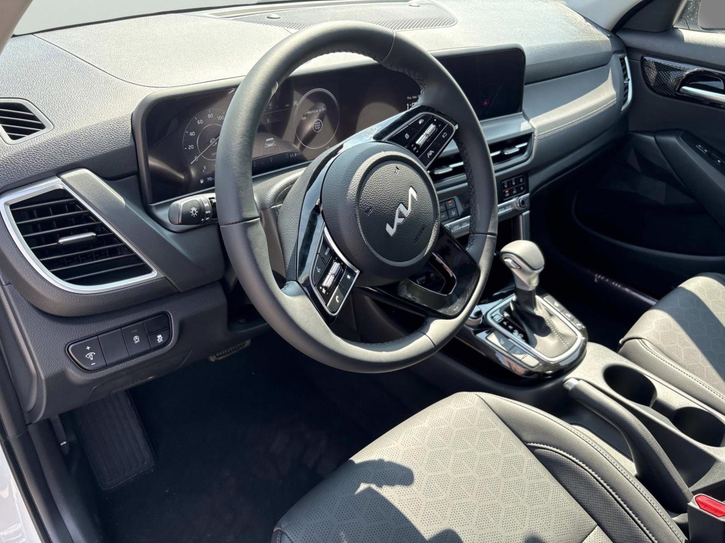 2026 Kia Seltos EX photo 20