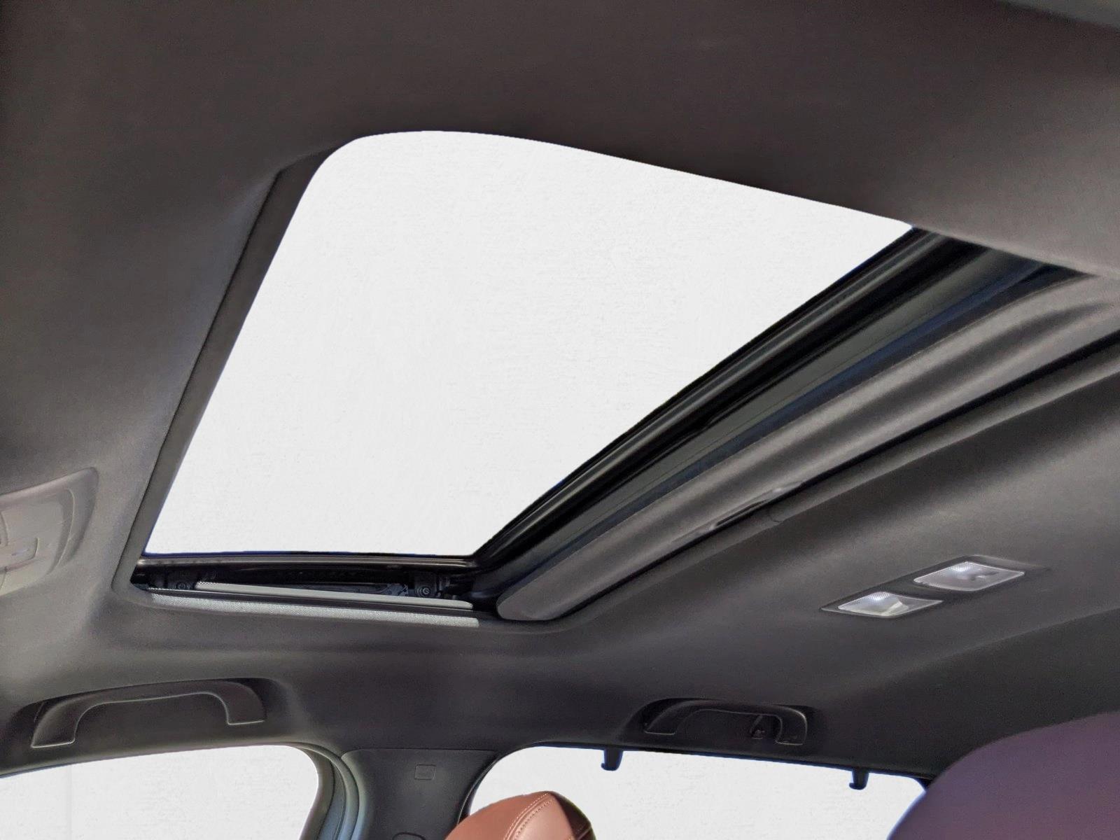 2016 Mazda CX-9 Signature photo 16