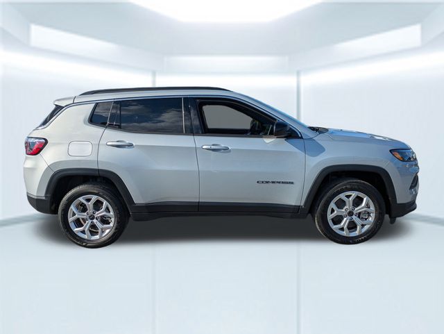 2025 Jeep Compass Latitude photo 6