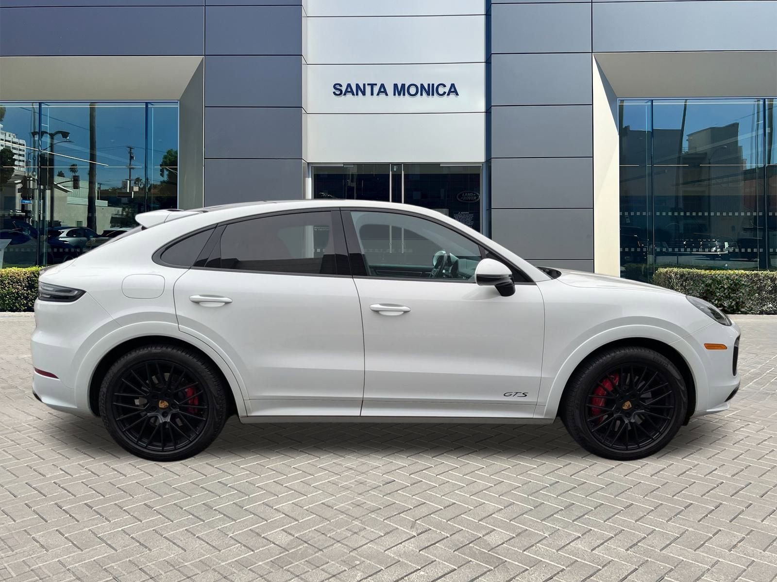 2022 Porsche Cayenne Coupe GTS photo 4