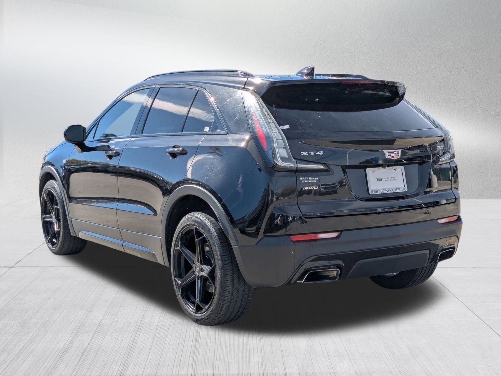 2019 Cadillac XT4 Sport photo 3