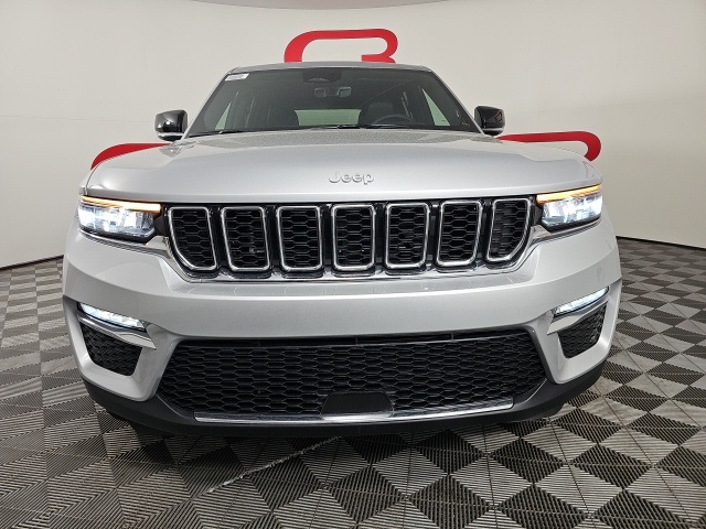 2025 Jeep Grand Cherokee Limited photo 2