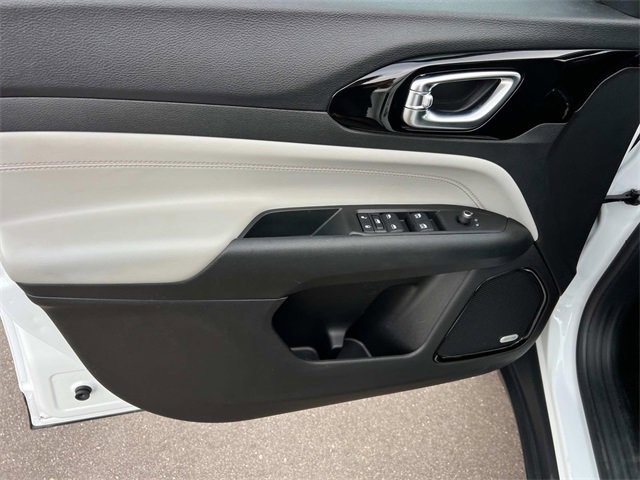 2022 Jeep Compass Limited photo 11