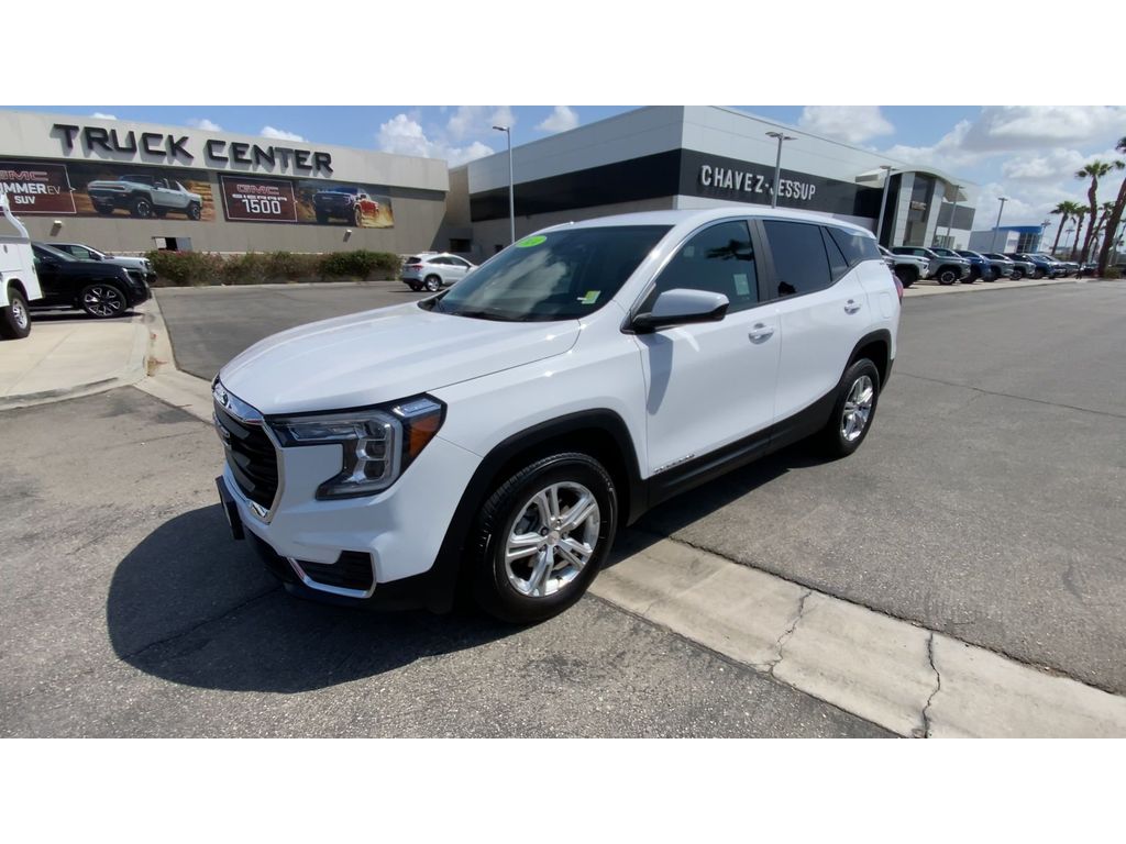 2024 Gmc Terrain SLE photo 4