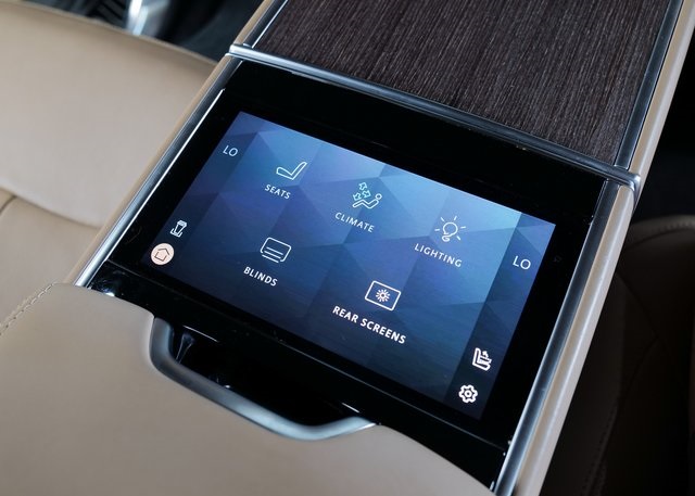 2024 Land Rover Range Rover Autobiography photo 12