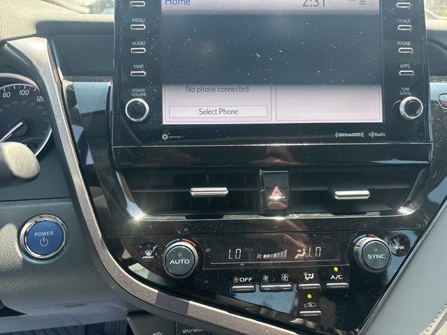 2023 Toyota Camry Hybrid LE photo 13