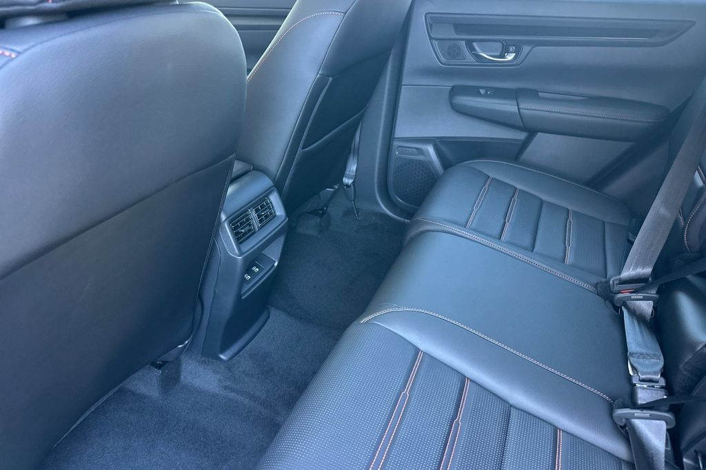 2026 Honda CR-V Hybrid Sport-L photo 11