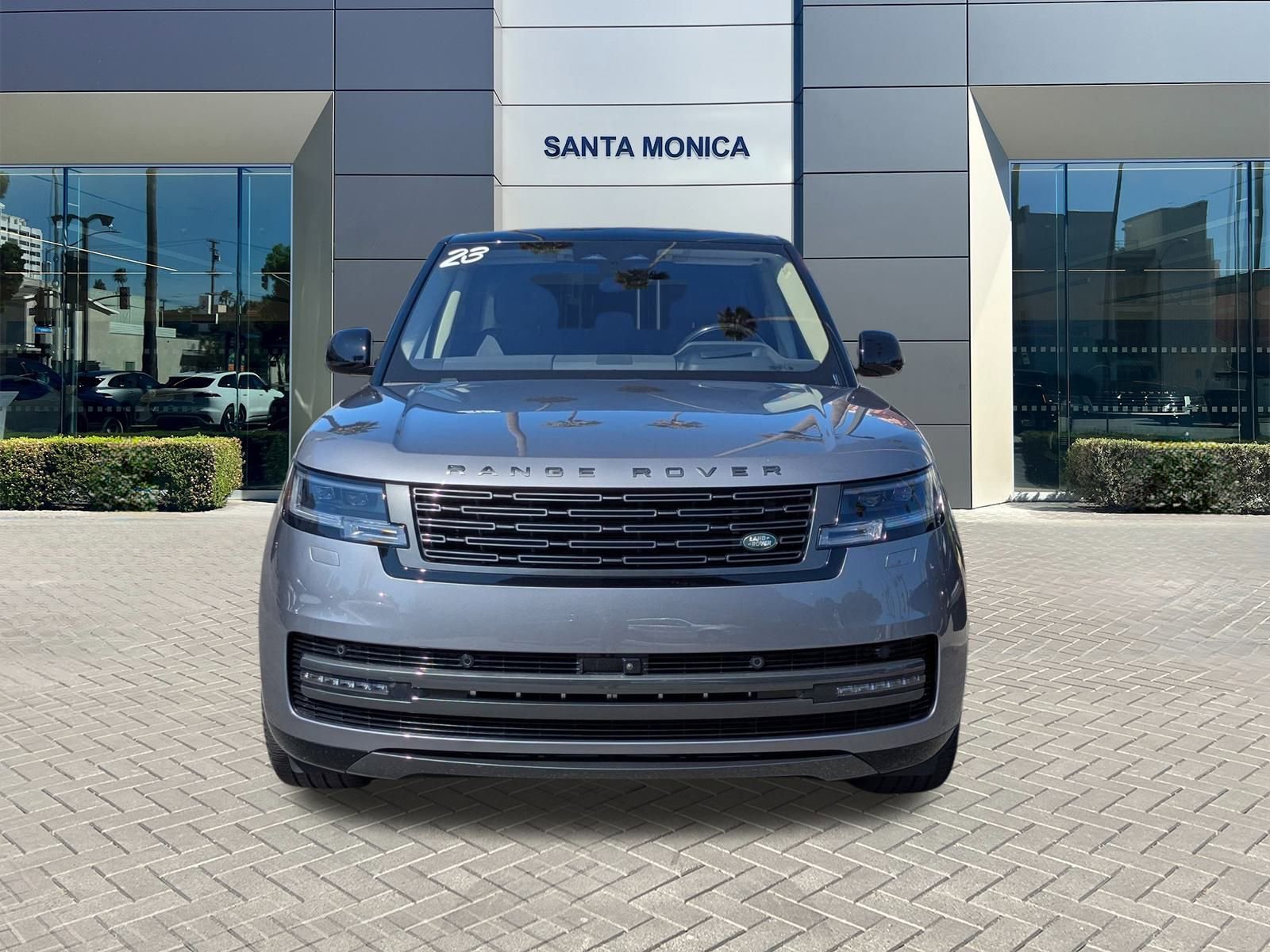 2023 Land Rover Range Rover SE photo 2