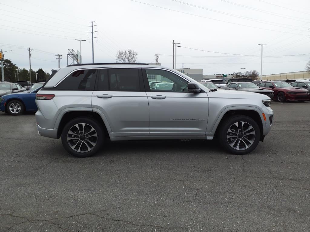 2024 Jeep Cherokee Overland 4xe photo 21