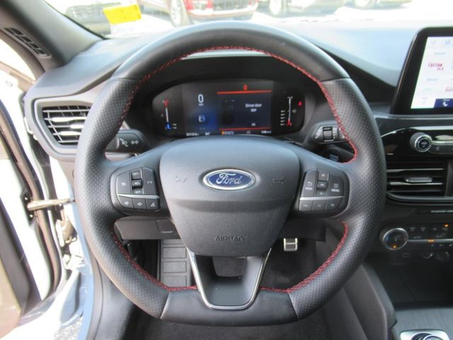 2024 Ford Escape ST-Line photo 18