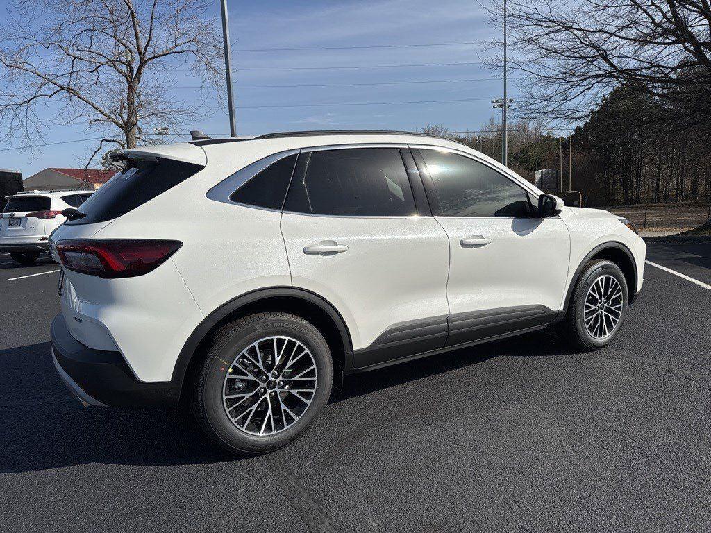 2025 Ford Escape Plug-In Hybrid photo 12