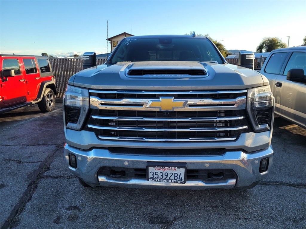 2025 Chevrolet Silverado LTZ photo 2