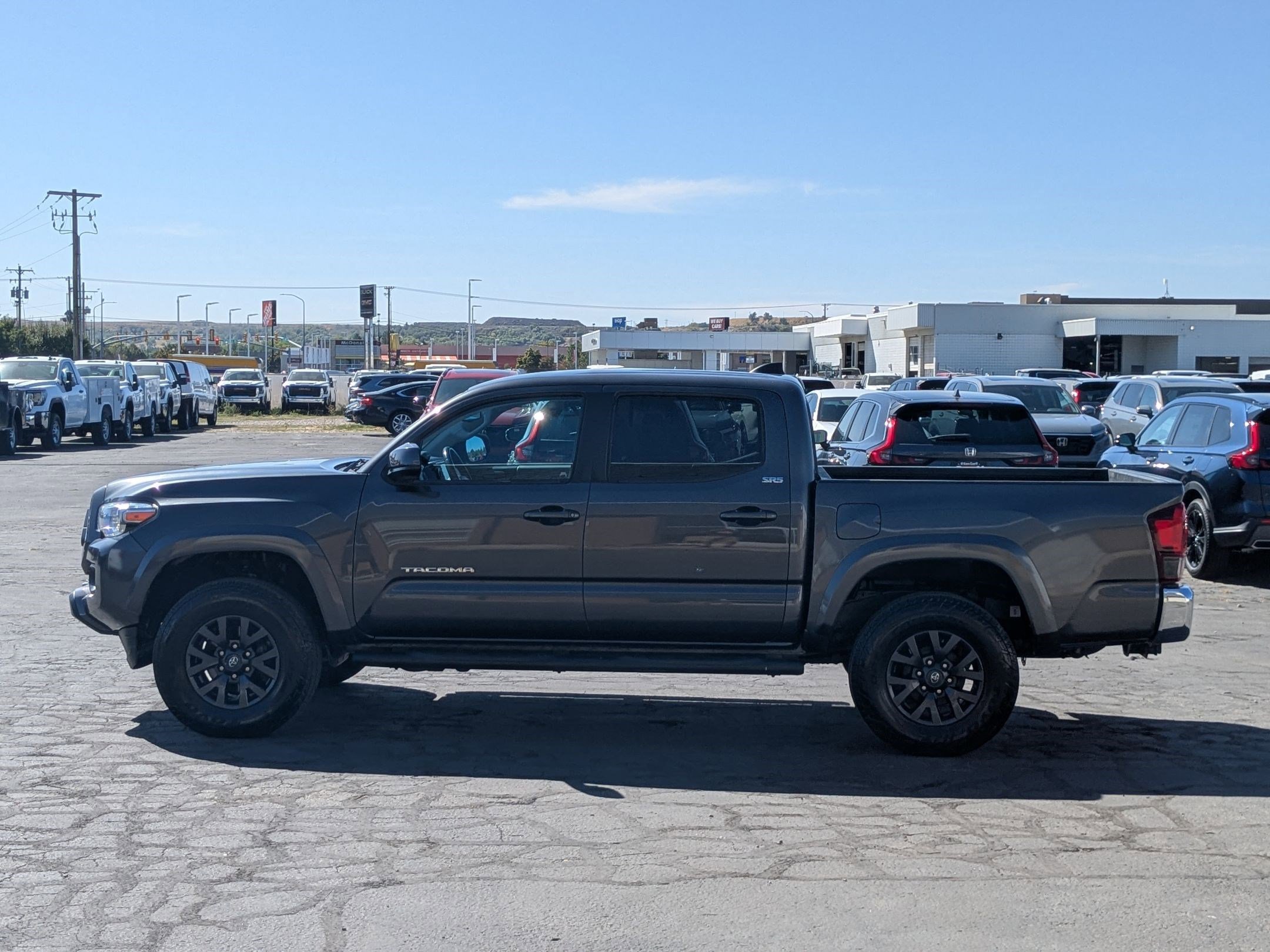 2020 Toyota Tacoma SR5 photo 6