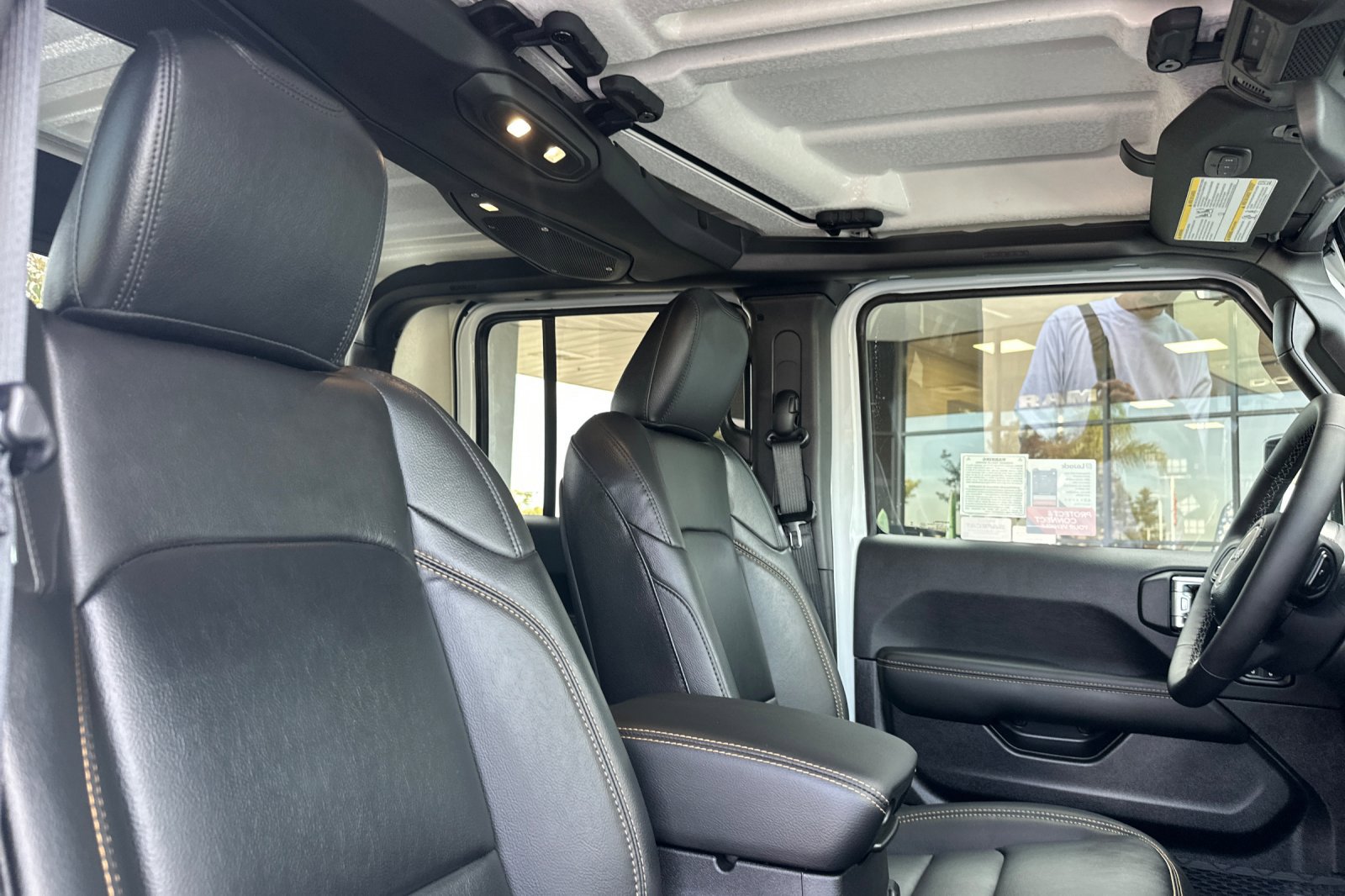2025 Jeep Gladiator Tradesman photo 16