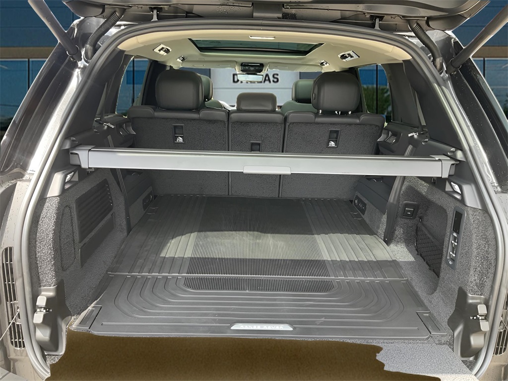 2025 Land Rover Range Rover SE photo 22