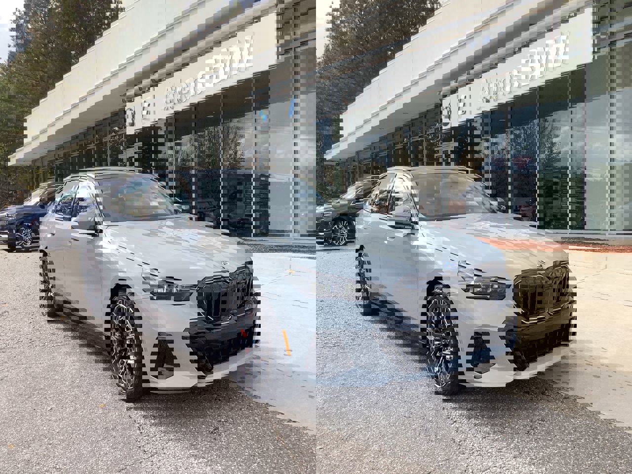 2026 BMW 5 Series 550e's photo