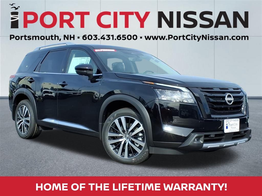 2025 Nissan Pathfinder Platinum's photo