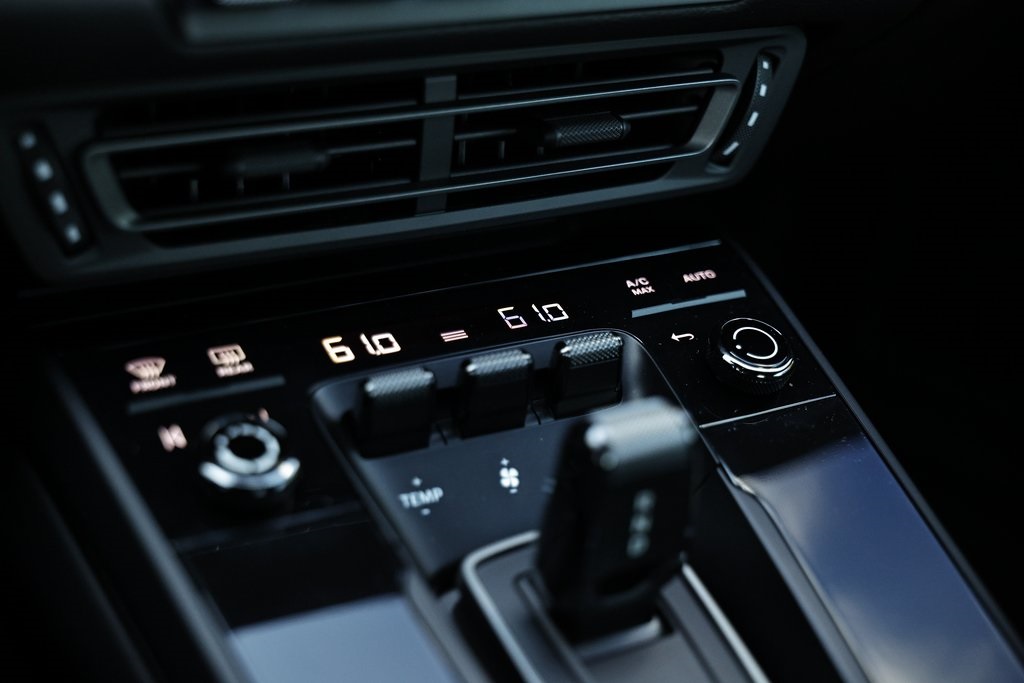 2023 Porsche 911 T photo 36
